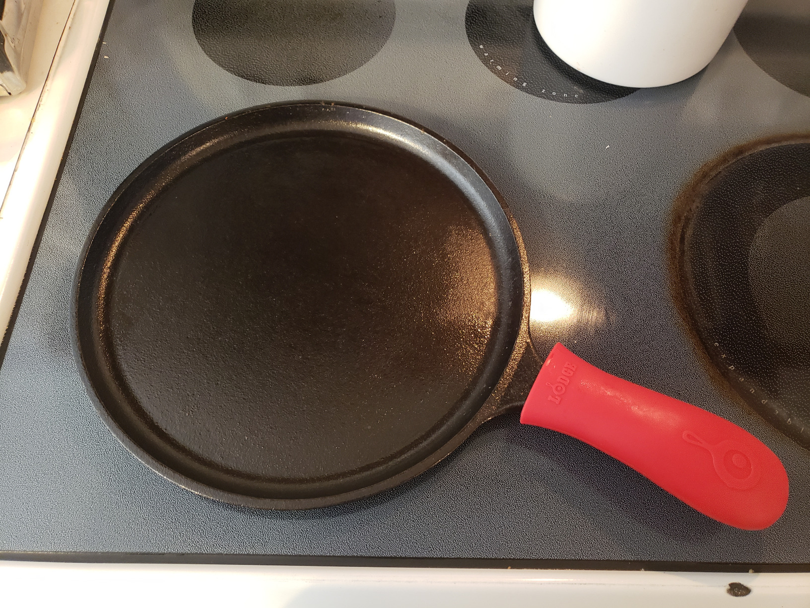 Lodge Round Seasoned Cast Iron Griddle 10.5 Inches - Pre-Seasoned Iron Griddle Pan customer photo 1