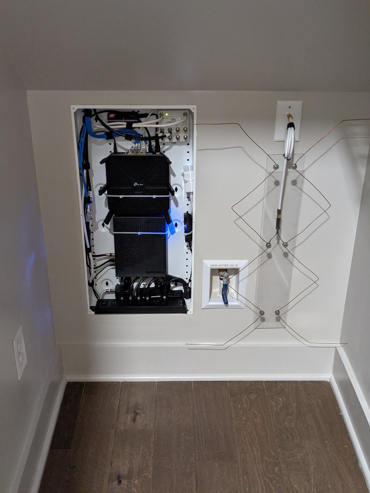 Leviton 42