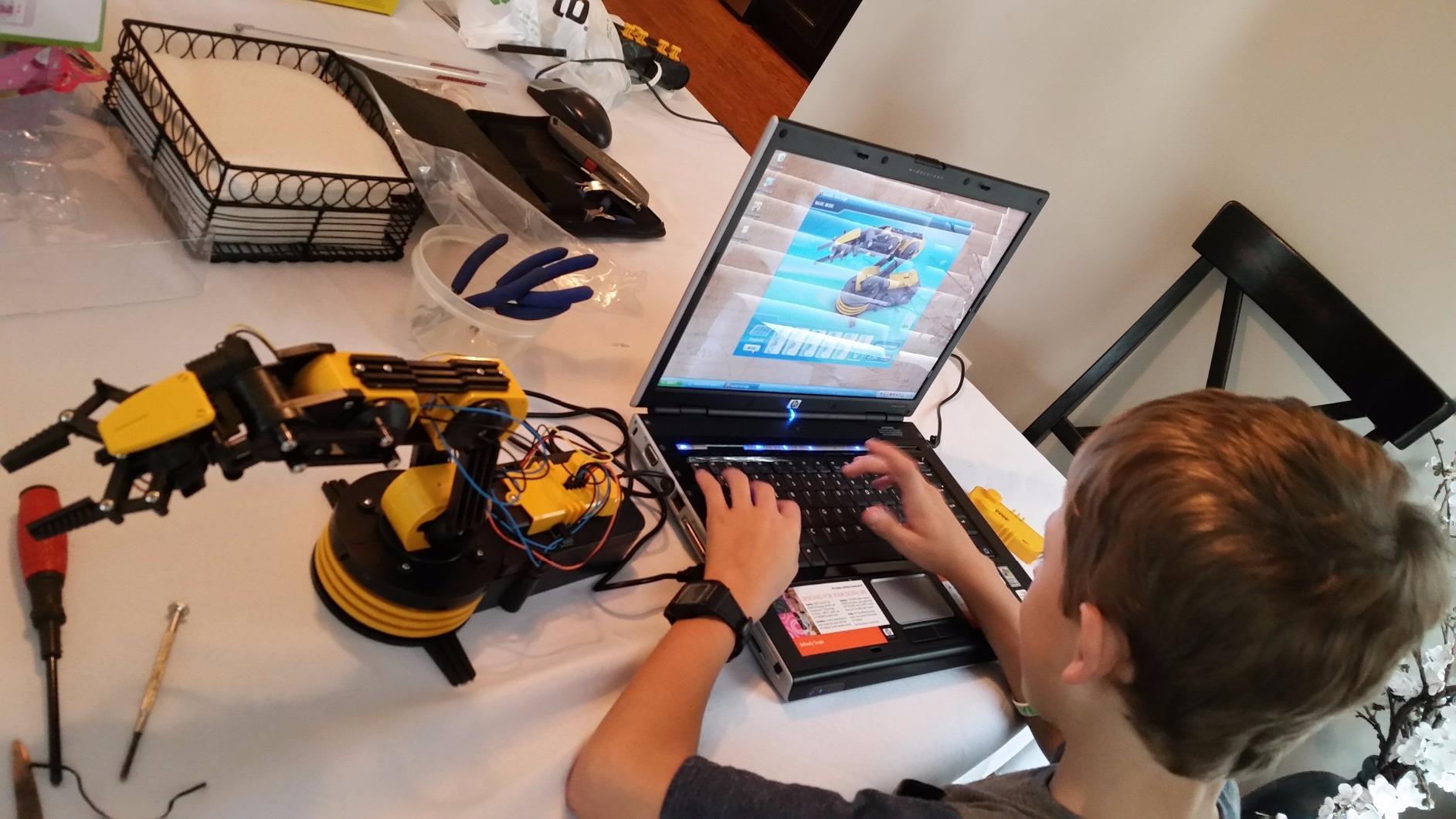 OWI Inc Robotic Arm Edge | No Soldering Required | Extensive Range of Motion on All Pivot Points customer photo 1