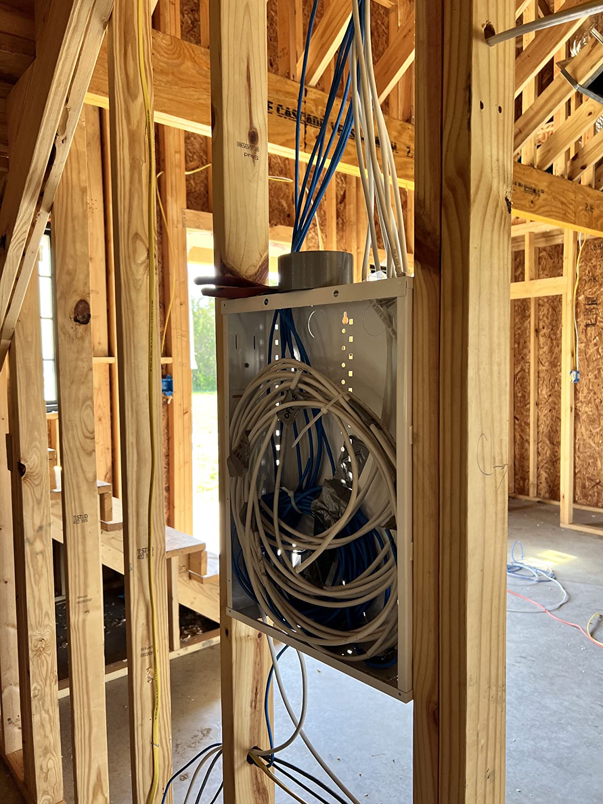 Legrand On-Q 20-Inch Structured Wiring Enclosure with Screw-On Cover, Durable Steel, Cable Management, Recessed or Surface Mount, Compatible with On-Q Accessories, Glossy White customer photo 2