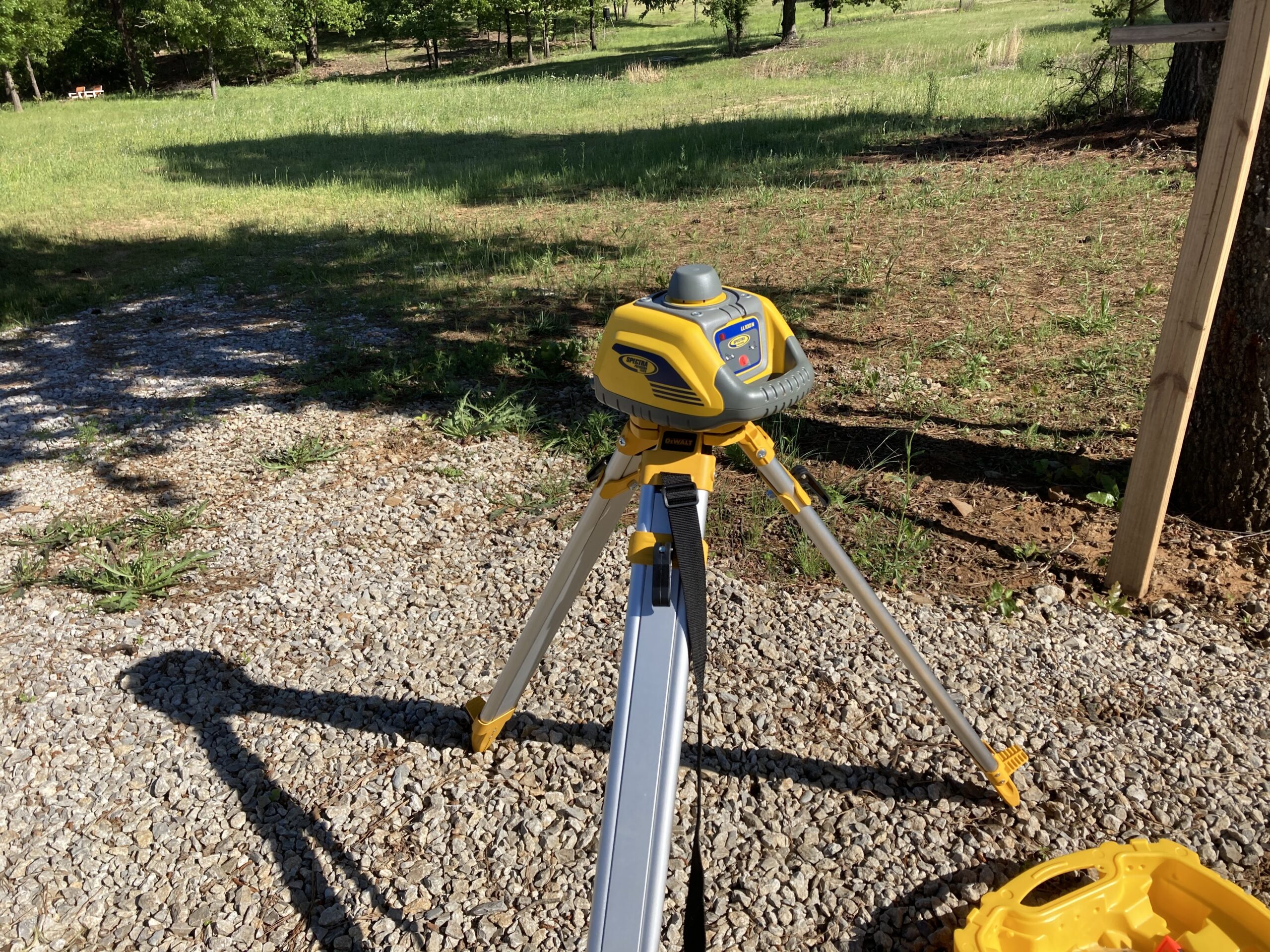 Spectra Precision LL100N-2 Laser Level Kit with HR320 Receiver and Clamp, 15' Grade Rod (Inches), Tripod, and System Case , Yellow customer photo 1