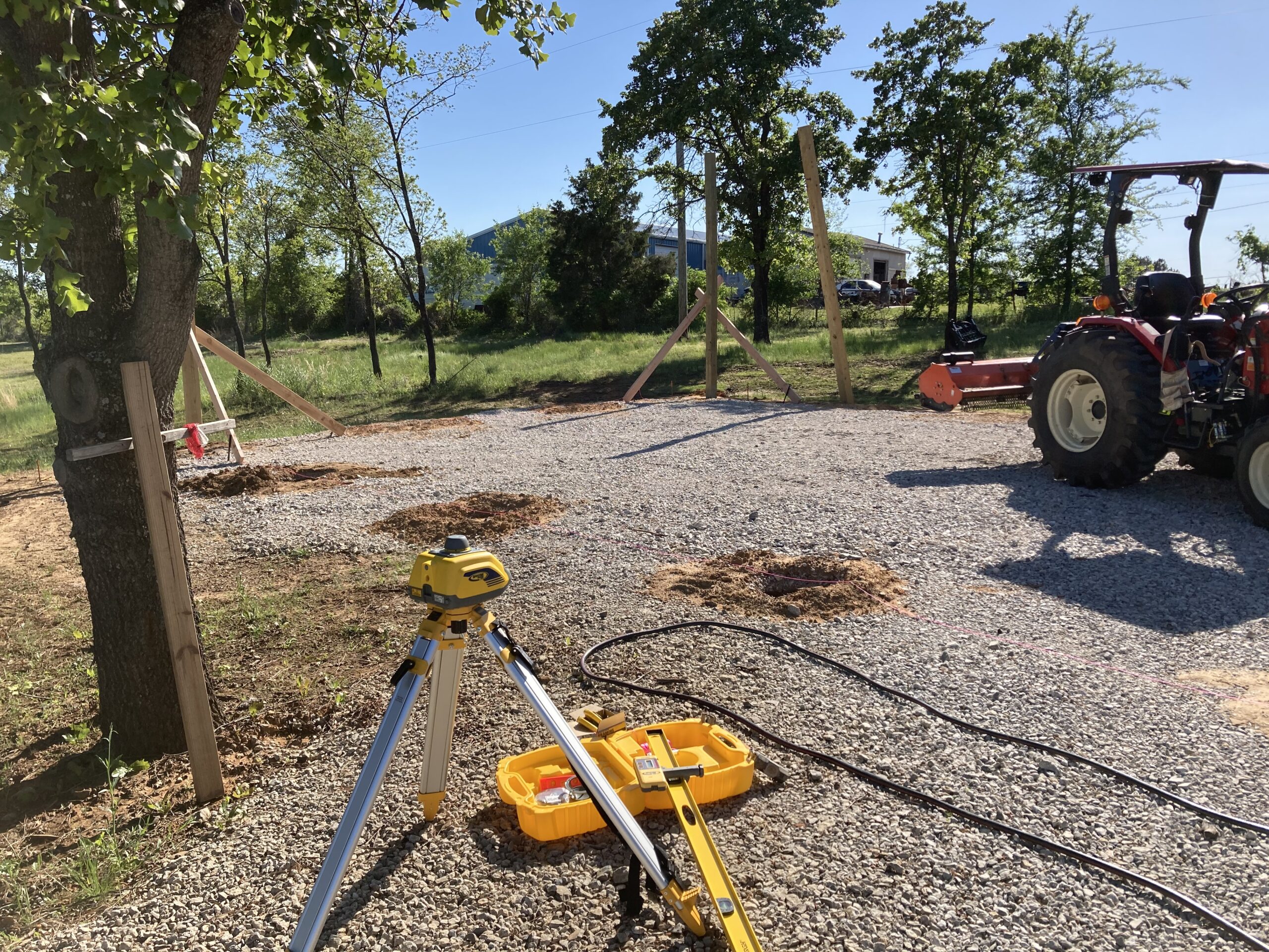 Spectra Precision LL100N-2 Laser Level Kit with HR320 Receiver and Clamp, 15' Grade Rod (Inches), Tripod, and System Case , Yellow customer photo 2