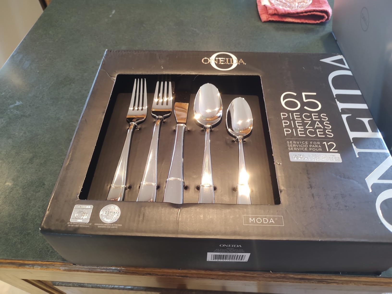 Oneida Silverware Set For 12, Moda 65-Piece Fine Flatware Set with Serving Utensils, Service For 12, 18/10 Stainless Steel, Dishwasher Safe (Silver, 65 pieces) customer photo 2