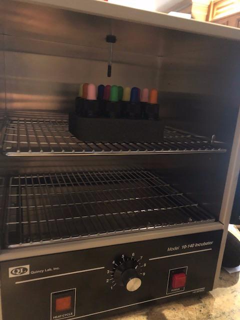 Quincy Lab12-140 Acrylic Door Analog Incubator, Gravity Convection, 2.0 Cubic Feet, Amb.+2C-62C, 115V customer photo 1