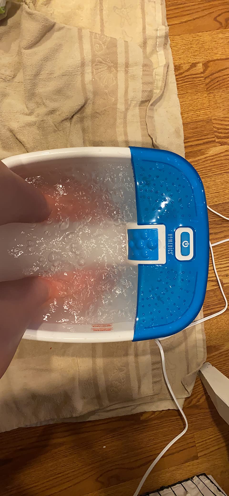 HoMedics Bubble Bliss Deluxe Foot Spa with Heat Massaging Arch, 3 Acupressure Attachments, Splash Guard, Raised Nodes Creates Bubbles, Improves Circulation, Soothe Tired Muscles customer photo 1