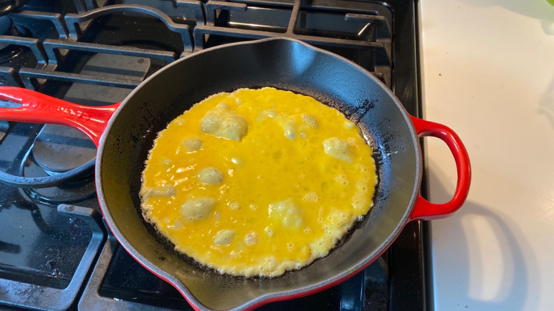 Le Creuset Enameled Cast Iron Signature Round Skillet, 11.75-Inch, Marseille customer photo 2