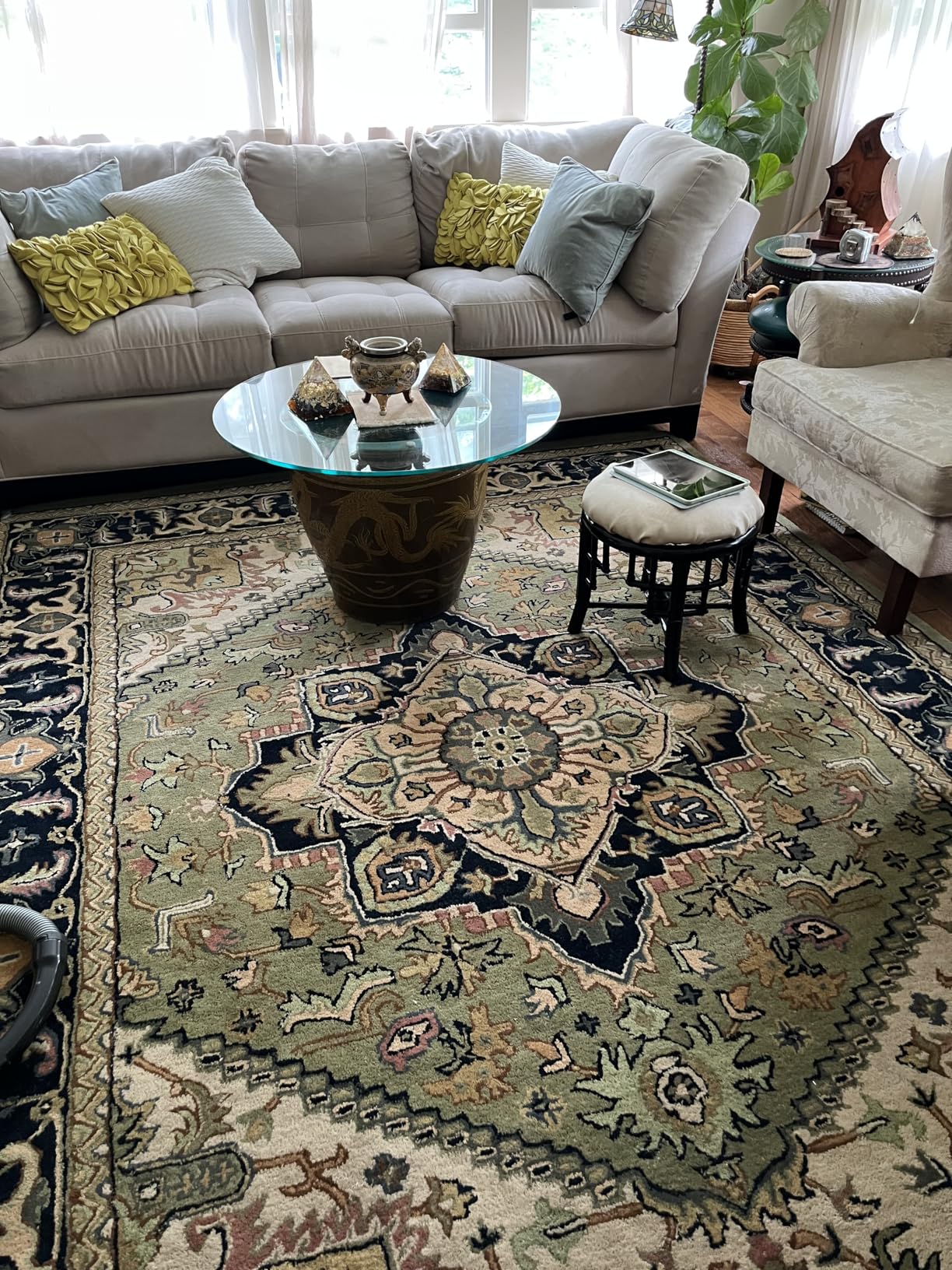SAFAVIEH Area Rug 9x12 - Heritage Collection - Large - Red, Handmade Wool, Traditional Oriental Medallion Design, Ideal for Living Room, Bedroom, Dining Space (HG625A) customer photo 2