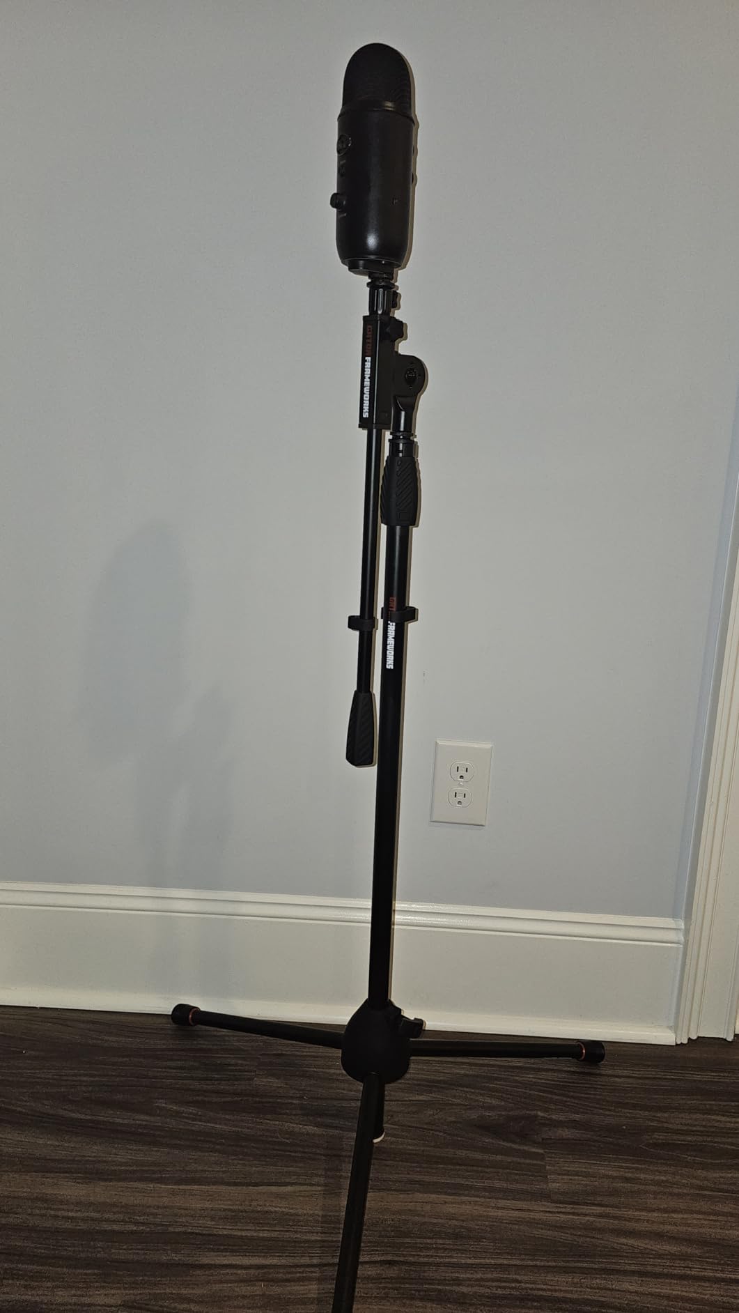 Gator Frameworks Tripod Mic Stand with Boom Arm & Soft Grip Twist Clutch Height Adjustment (GFW-MIC-2020) customer photo 2