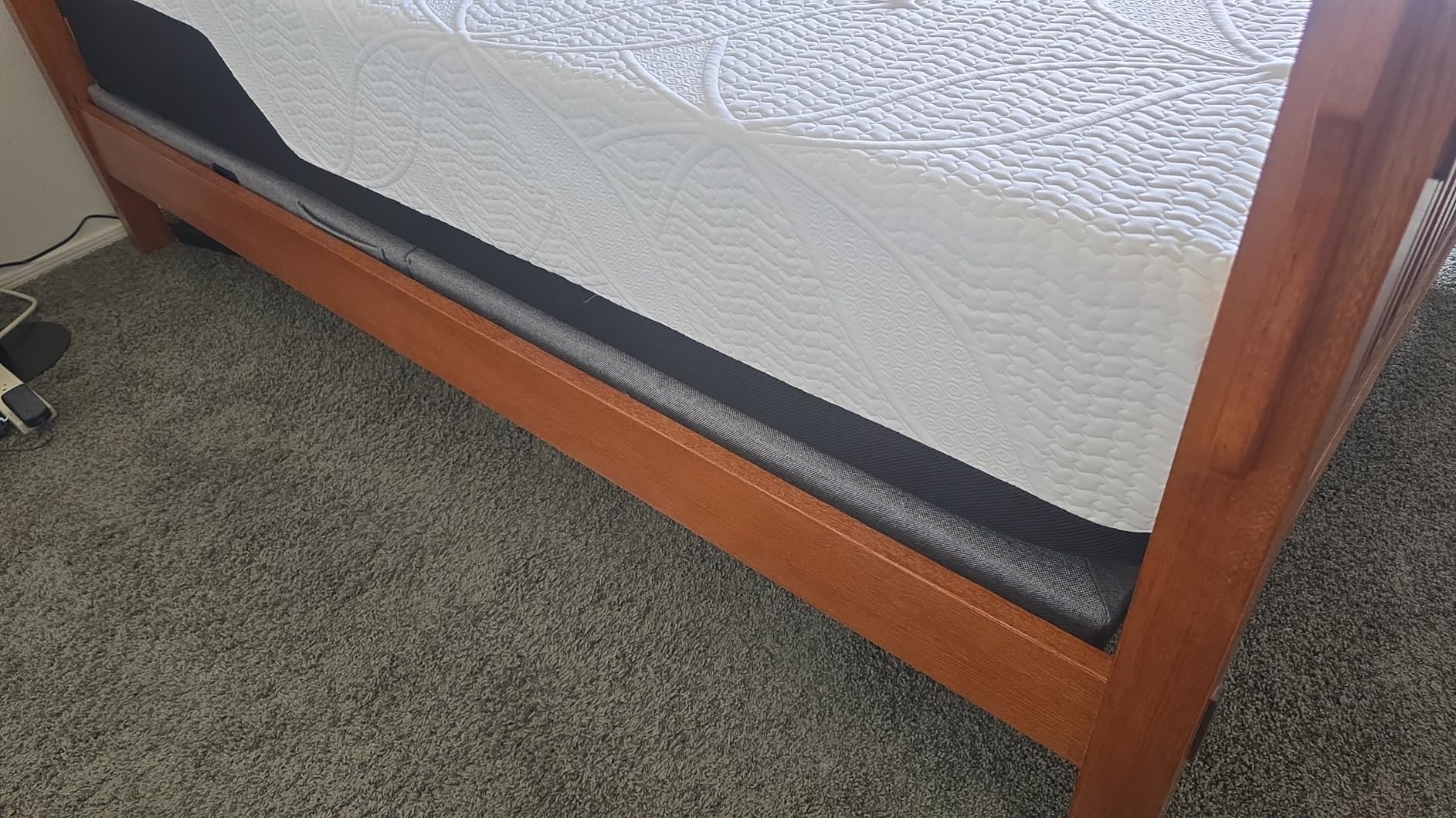 COOL GEL Memory Foam 12-Inch Mattress with Pillow, CertiPUR-US Certified, Mattress in a Box, Queen, White customer photo 1