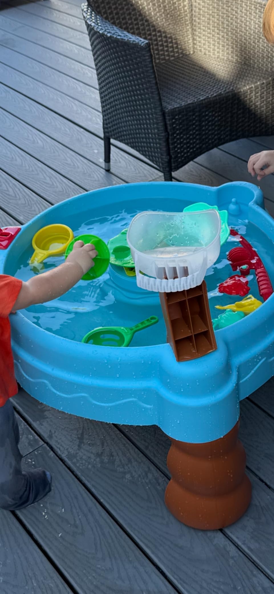 Little Tikes Full Set Water Table Fish 'n Splash - Full Set w/Toys & Fishing Set customer photo 2