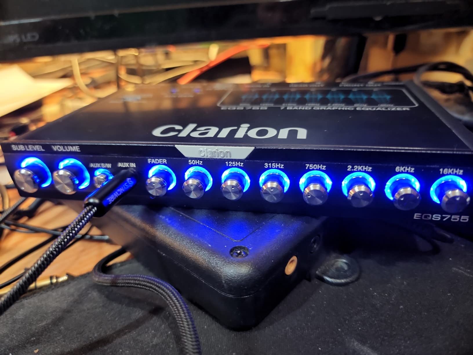 Clarion EQS755 7-Band Car Audio Graphic Equalizer with Front 3.5mm Auxiliary Input, Rear RCA Auxiliary Input and High Level Speaker Inputs customer photo 1
