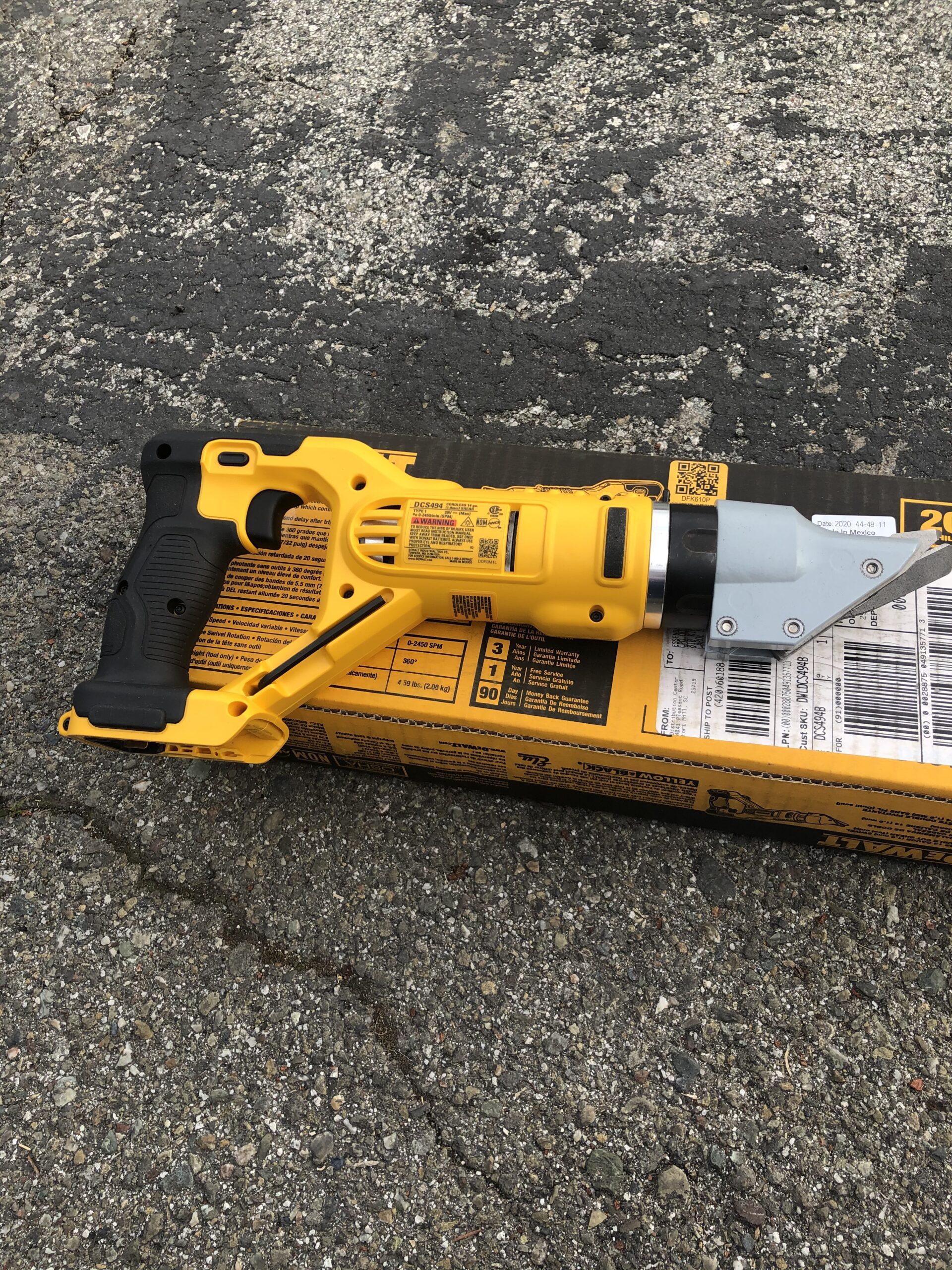 DEWALT 20V MAX Metal Shear/Cutter, Cordless, 360 Degree Pivoting Head, Cuts 14GA Material, Bare Tool Only (DCS494B) customer photo 1