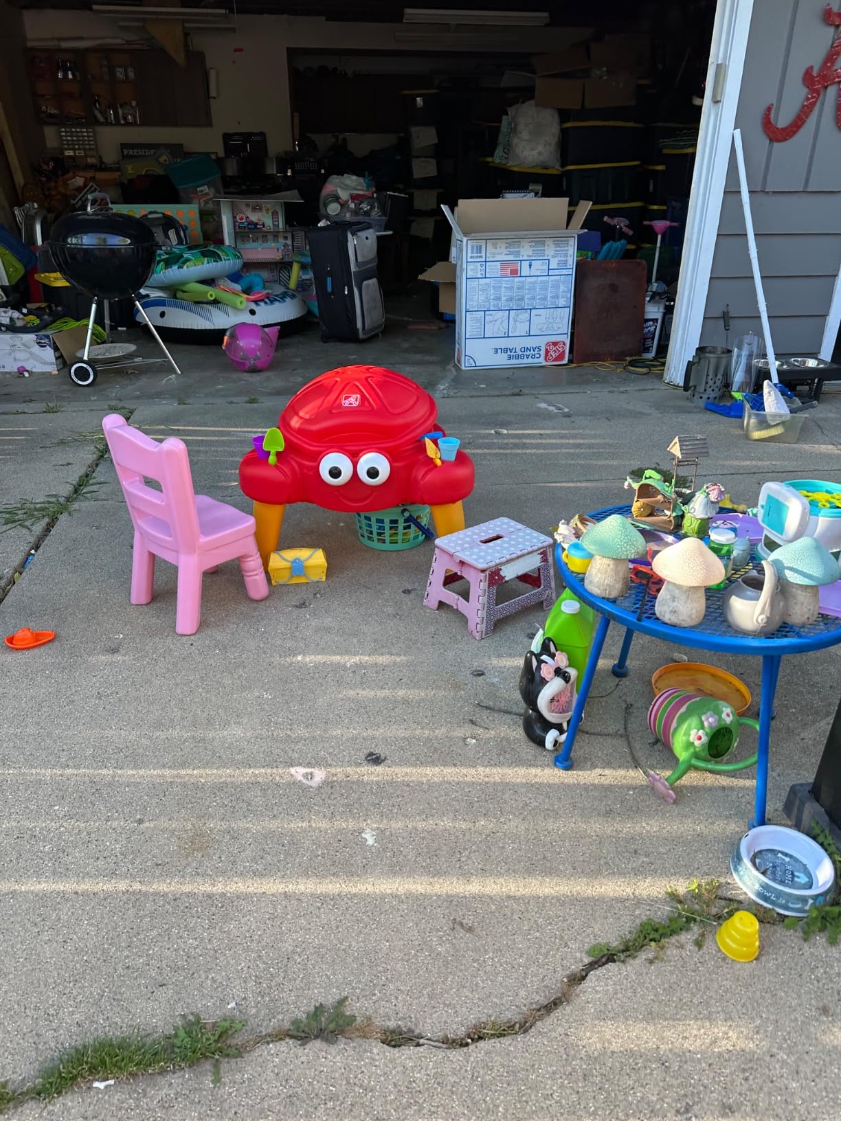 Step2 Crabbie Sand Table, Kids Sand Activity Sensory Table, 4 Piece Accessory Kit, Toddler Summer Outdoor Toys, Ages 1.5 - 6 Years Old customer photo 2