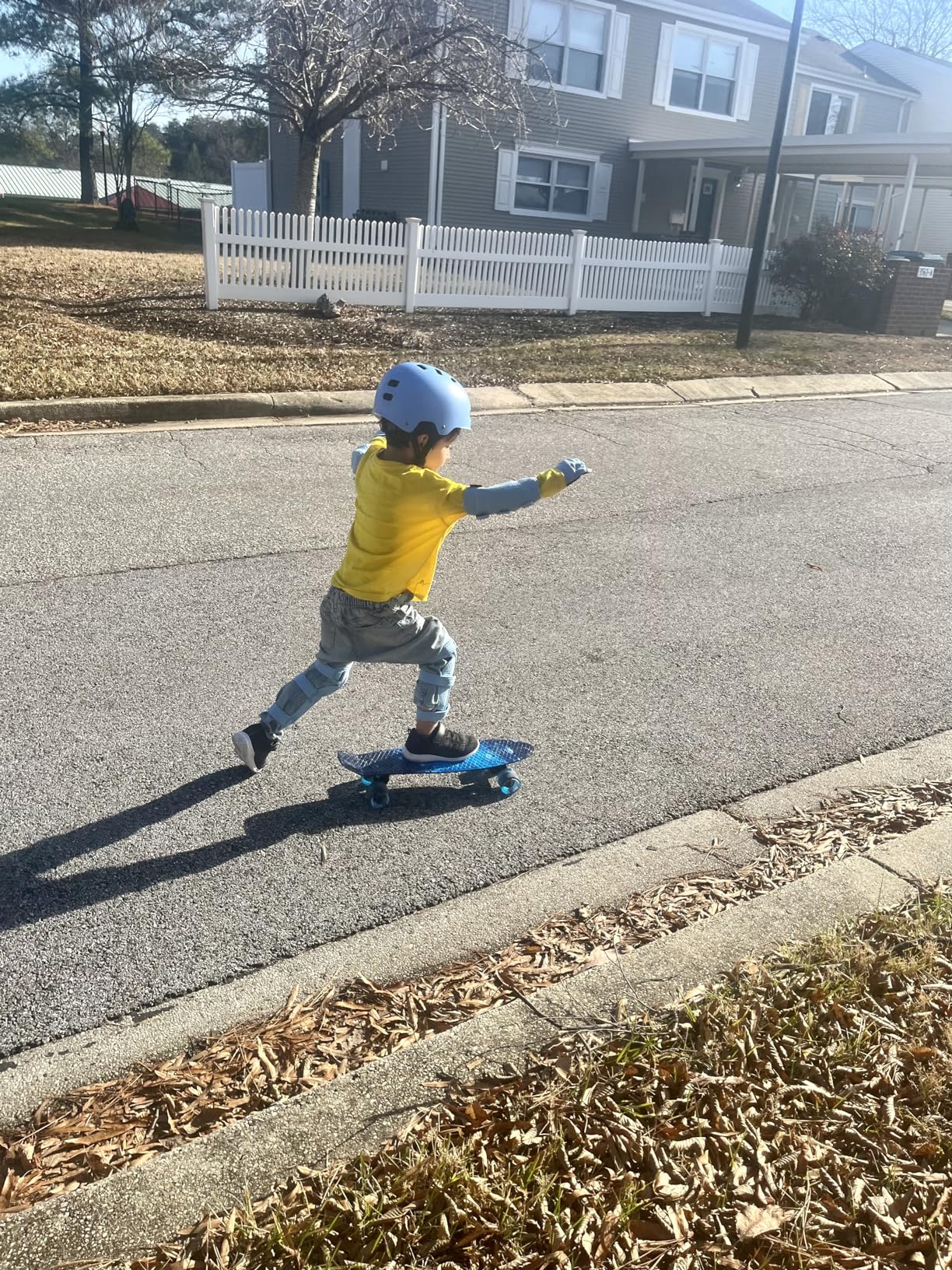 SKITCH Skateboards for Kids, Teens and Adults | Premium Skateboard Gift Set for Beginners and Pros Complete with Mini Cruiser Board + Skateboard Backpack + Video Course + Speed Control + Skate Tool customer photo 2