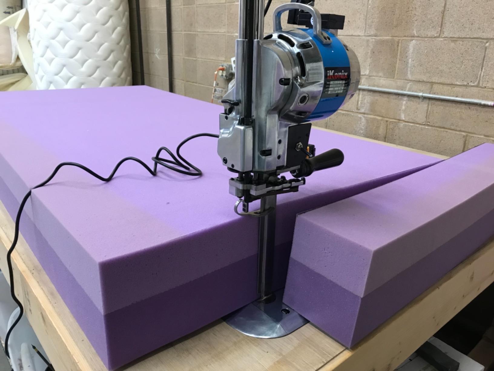 Acu-Cutter 350 Foam Saw w/ 8