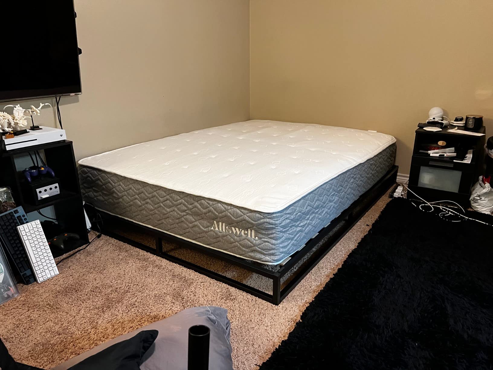 Joseph 10 Inch Metal Platforma Bed Frame / Mattress Foundation / Wood Slat Support / No Box Spring Needed / Sturdy Steel Structure, Queen, Black customer photo 2