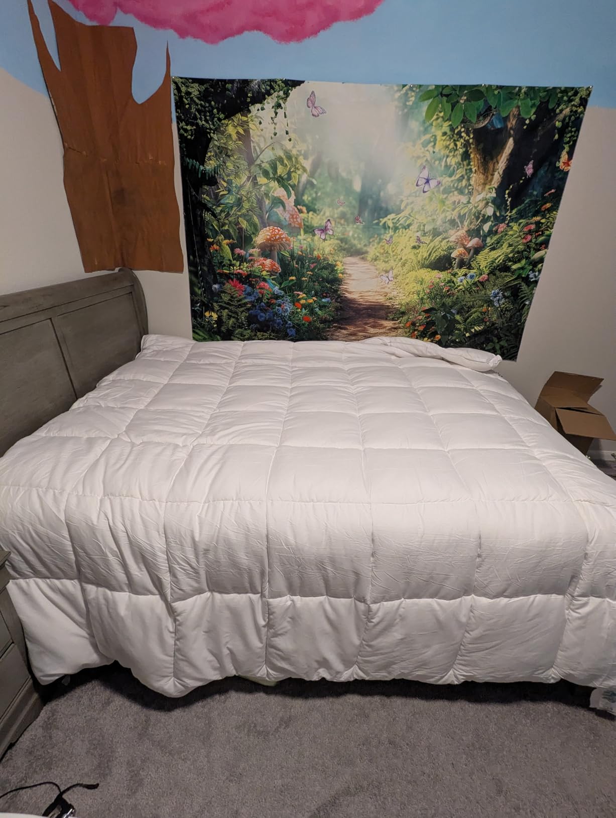 Amazon Basics White Down Alternative Comforter and Duvet Insert with Corner Tabs, Machine Washable, Full/Queen, Light customer photo 1