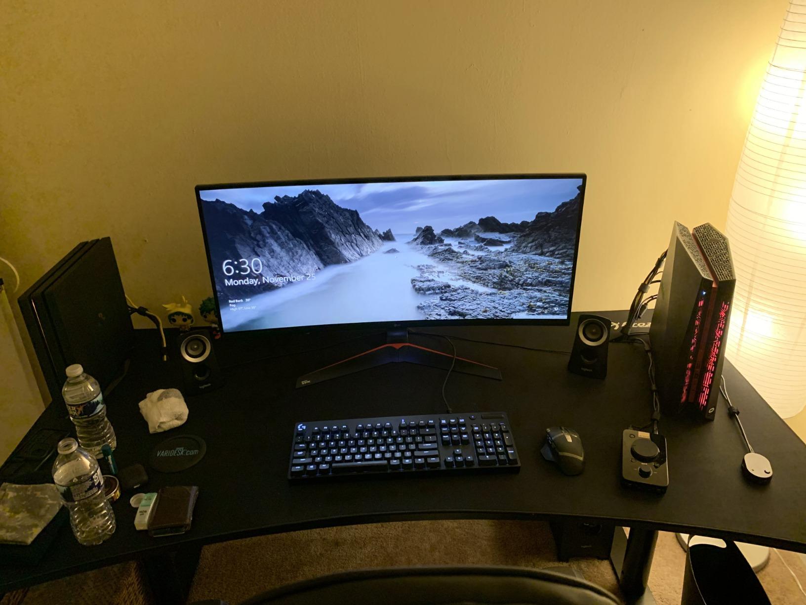 Arozzi Arena Large Gamer Desk - 63x32