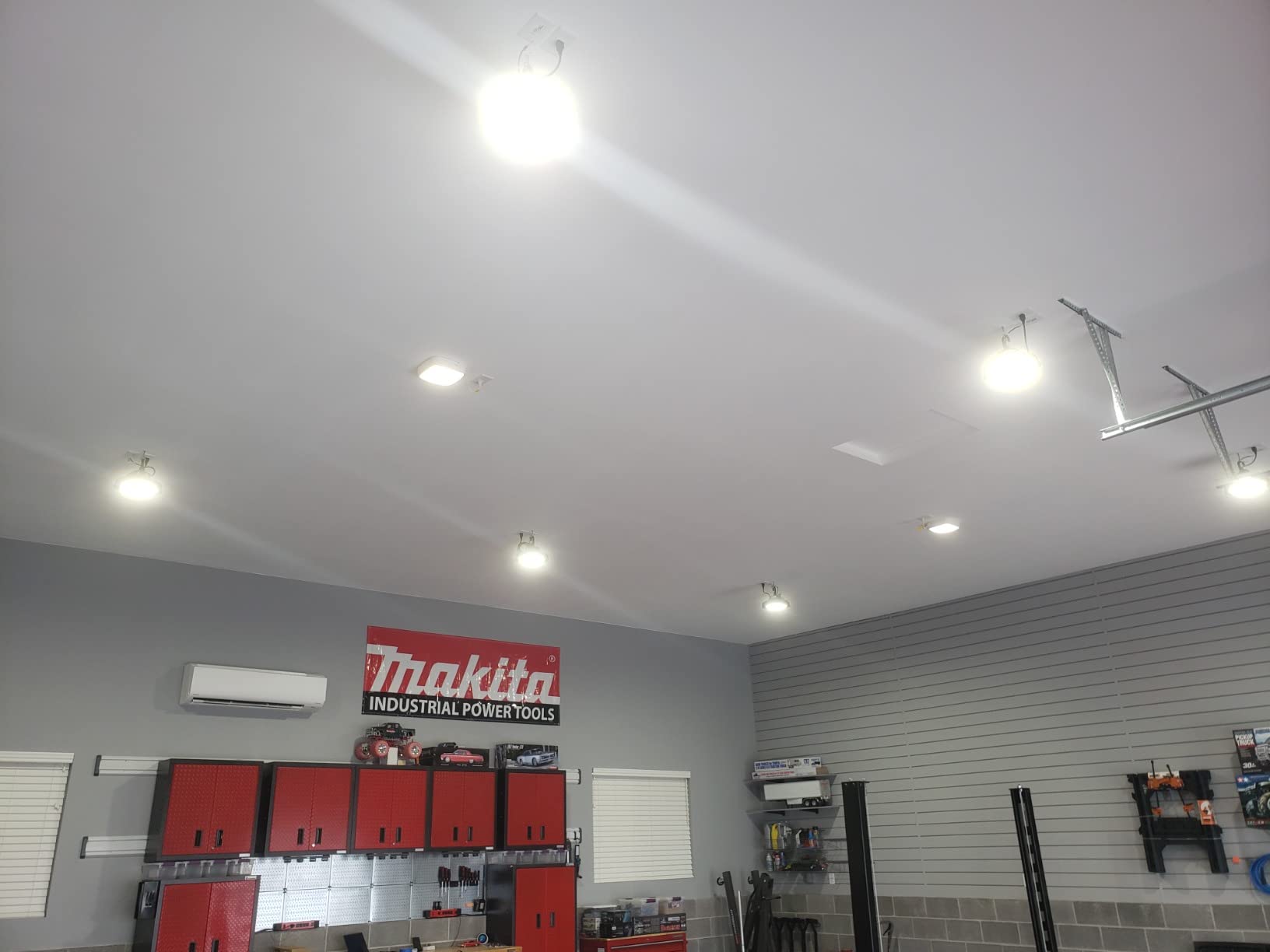 HYPERLITE UFO Led High Bay Light 150W 21,750lm 5000K 1-10V Dimmable High Bay Led Lights UL Listed US Hook 5' Cable Led High Bay Lights Alternative to 650W MH/HPS for Gym Factory Warehouse customer photo 2