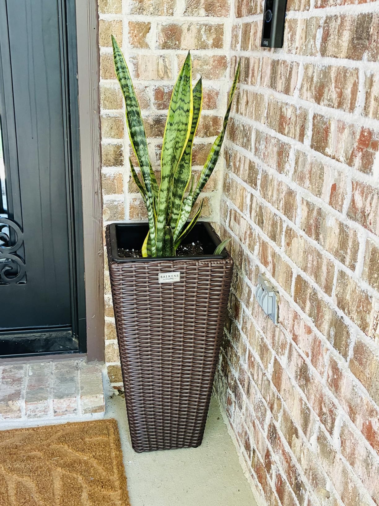 Balkene Home 62501 Alto Wicker All-Weather Planter Set with Liners Tall Plant Decor Box for Outdoors Patio Herb Garden Furnishings - Mocha - Pack of 2 customer photo 1