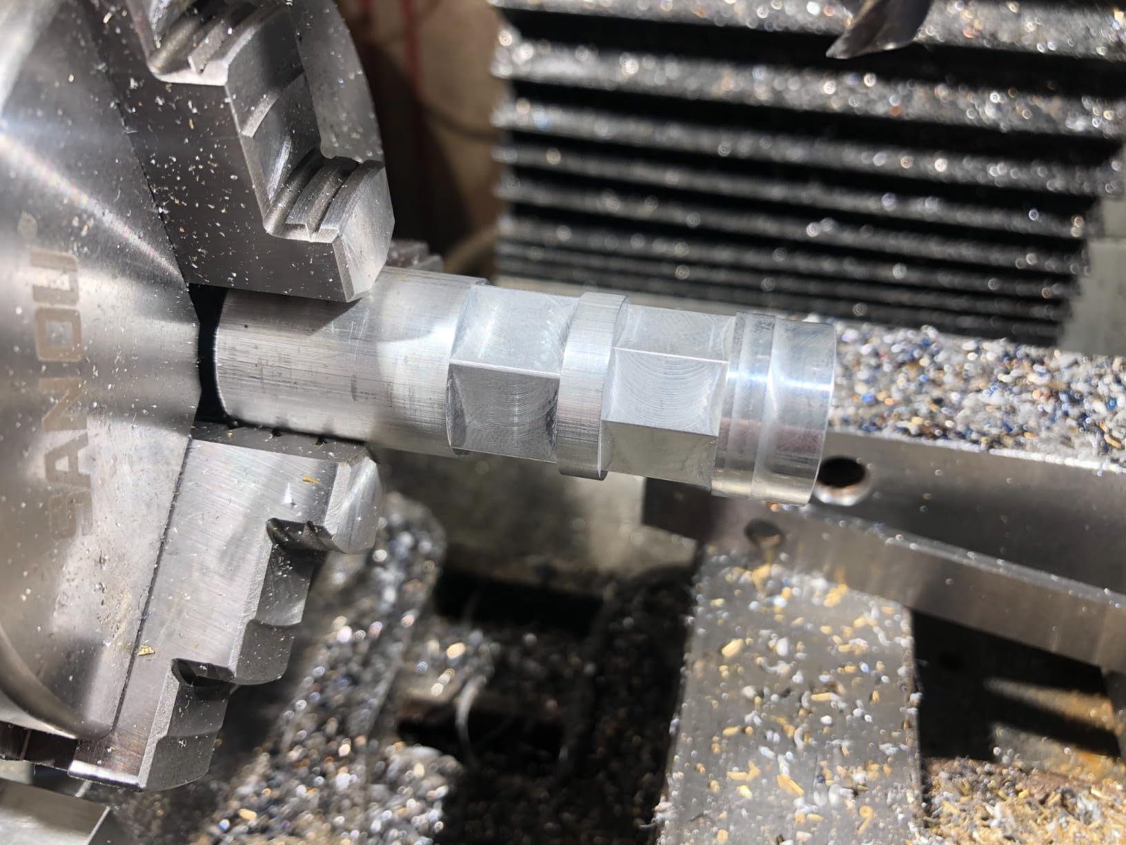 CNC Rotary Axis 4th Axis with 3 Jaw Chuck, K11-100mm Hollow Shaft Dividing Head Rotational A Axis, with 65mm Tailstock, Reducing Ratio: 6:1 for CNC Router Lathe Engraving Milling Machine customer photo 1