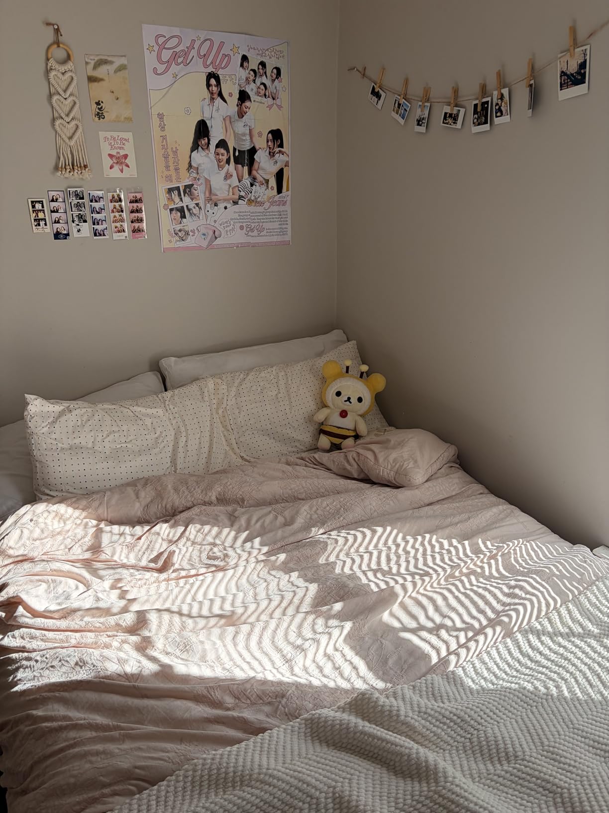 EASELAND Queen Size Down Alternative Comforter - Quilted Duvet Insert for All Seasons, Soft Lightweight with Corner Tabs, White customer photo 1