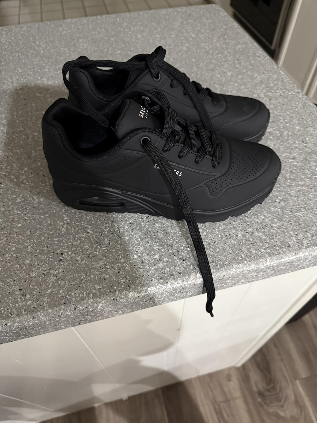 Skechers Women's Uno - Stand On Air Sneaker customer photo 1
