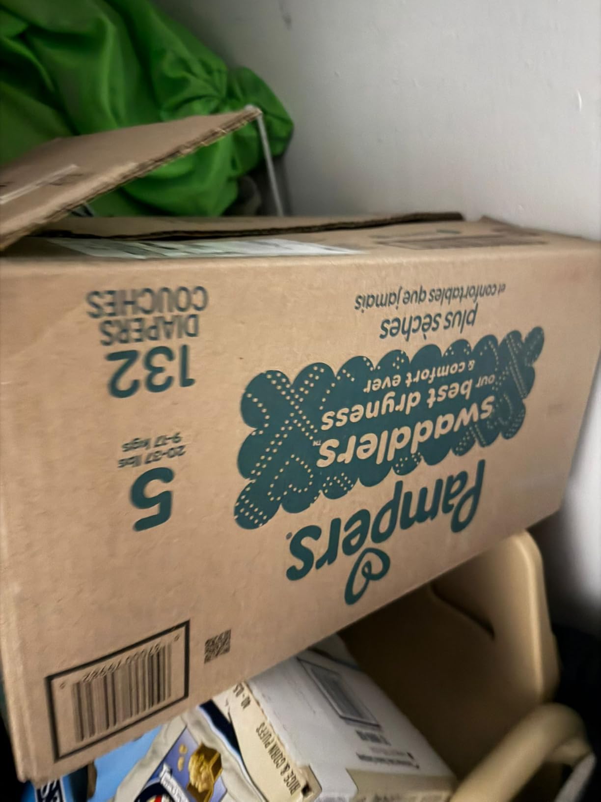 Pampers Swaddlers Diapers, Size 4 (15-34 lbs), 120 Count, Hypoallergenic, Absorbent, Keeps Baby Dry and Comfortable, Skin Safe Disposable Baby Diaper customer photo 2