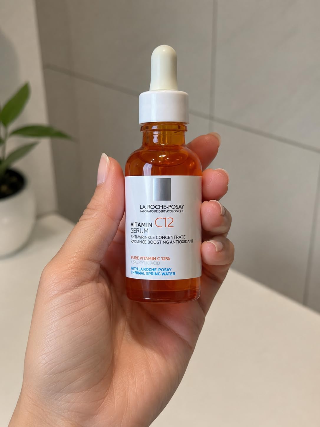 La Roche-Posay Pure 12% Vitamin C Serum For Face With Hyaluronic Acid & Salicylic Acid, Hydrating Face Serum, Boost Radiance & Reduce Wrinkles customer photo 2