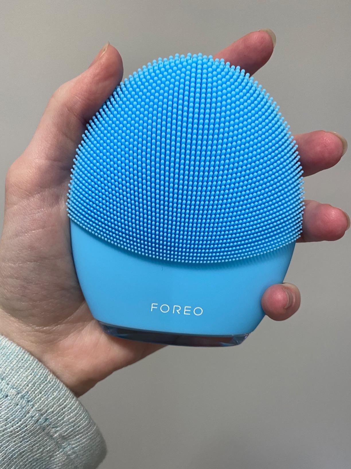 FOREO LUNA 3 Facial Cleansing Brush | Combination skin | Anti Aging Face Massager | Enhances Absorption of Facial Skin Care Products|For Clean&Healthy Face Care|Simple&Easy|Waterproof|Battery Powered customer photo 2