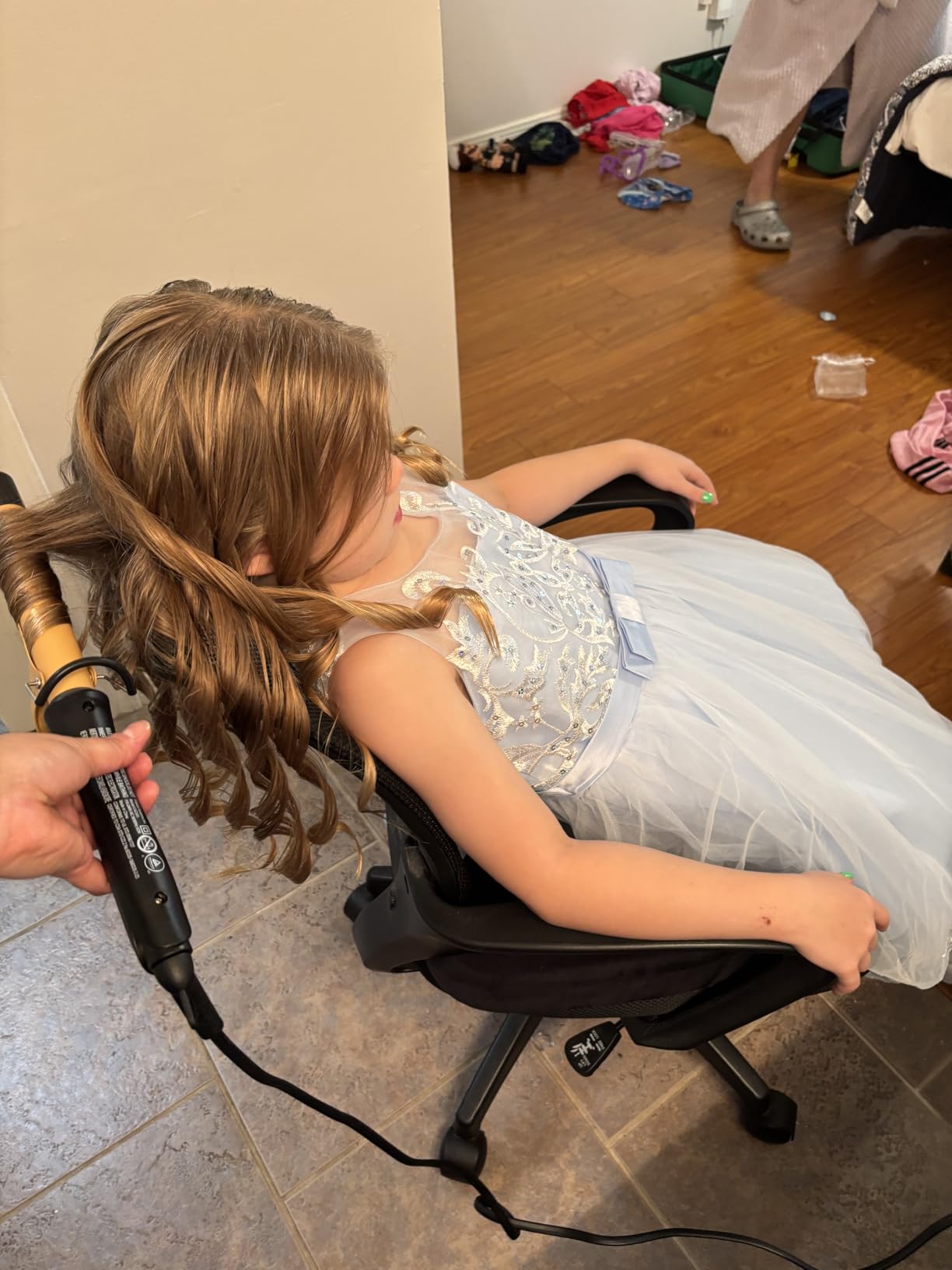 CHI Tourmaline Ceramic Curling Iron, Adjustable Temperature, Professional Tourmaline Hair Curler with Auto Shut-Off for Smooth, Frizz-Free Curls & Waves, 1 Inch Barrel customer photo 1