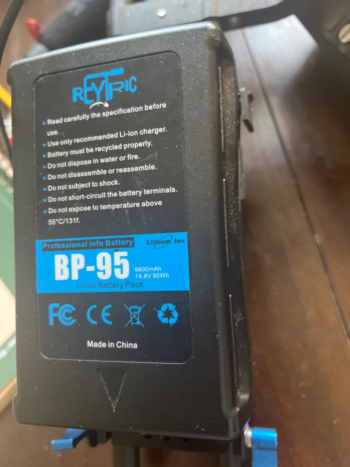 95Wh(6600mAh) V Mount/V-Lock Battery with D-tap Output Charger and D-Tap Cable for Video Camera Camcorder Broadcast LED Light customer photo 2