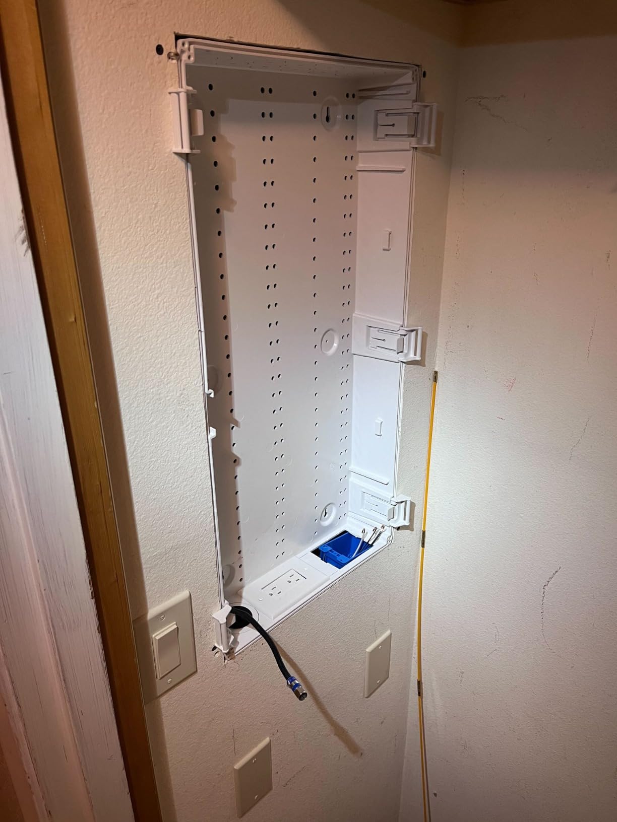 Leviton 42