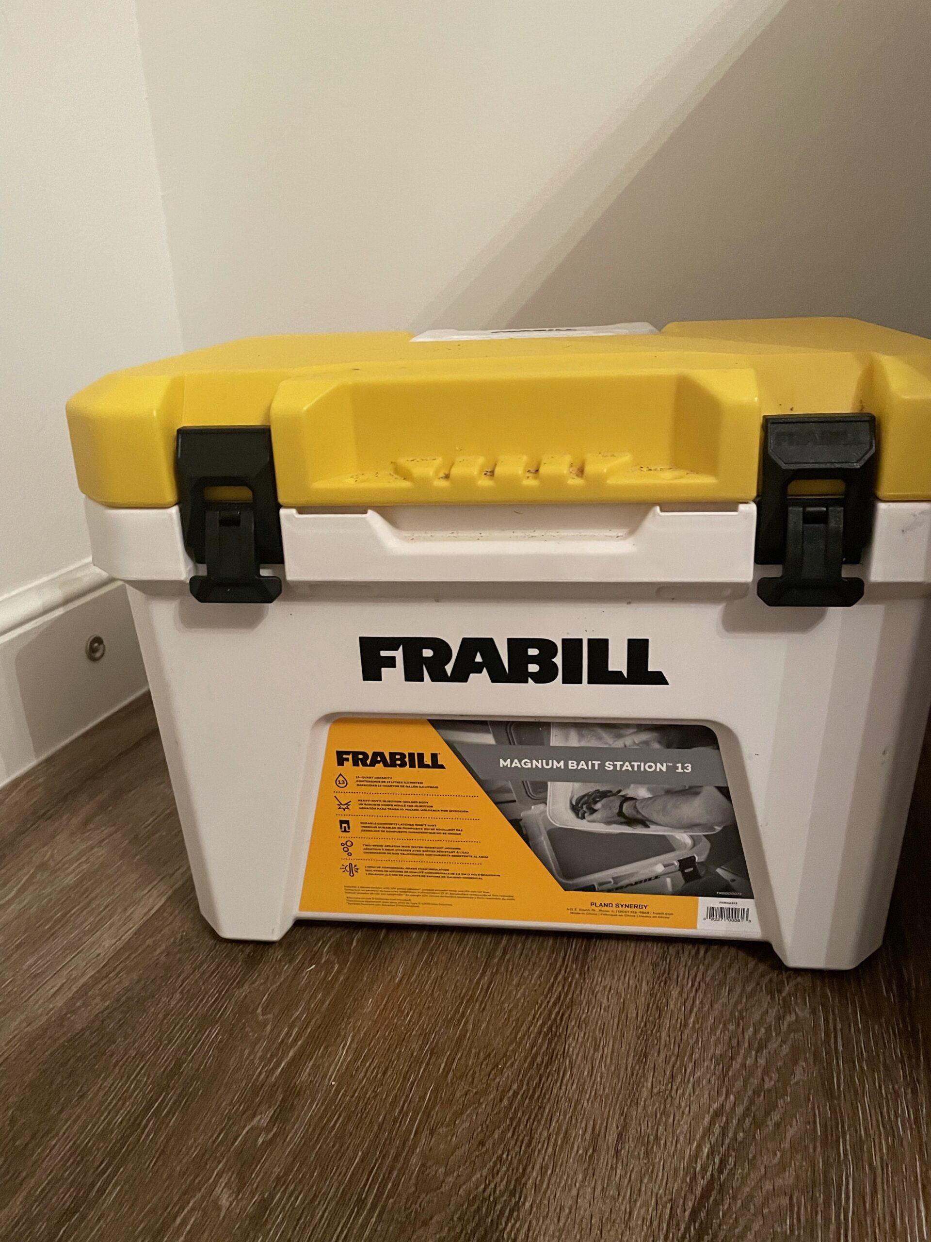 Frabill Magnum Bait Station 30 | 30 Quart Bait Cooler with Dual Aeration, White and Yellow customer photo 1