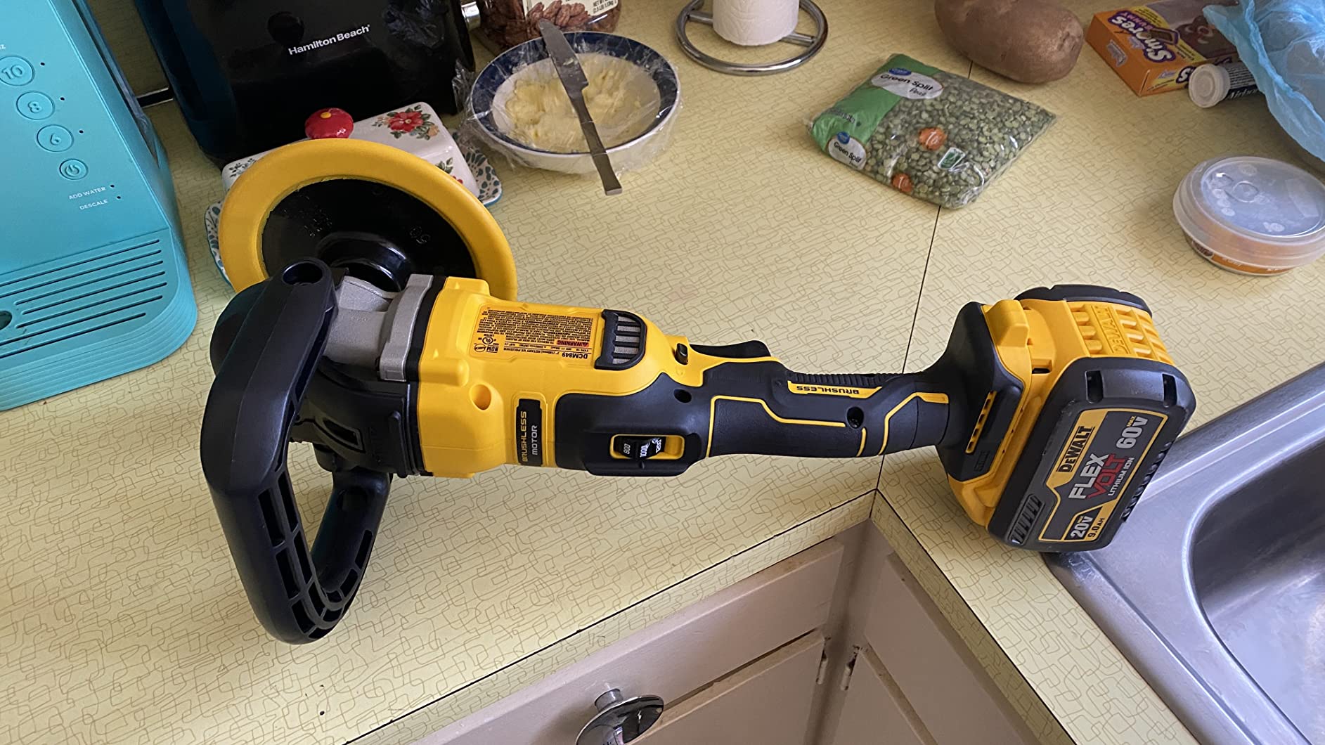 DEWALT 20V MAX* XR Cordless Polisher, Rotary, Variable Speed, 7-Inch, 180 mm, Tool Only (DCM849B) customer photo 2