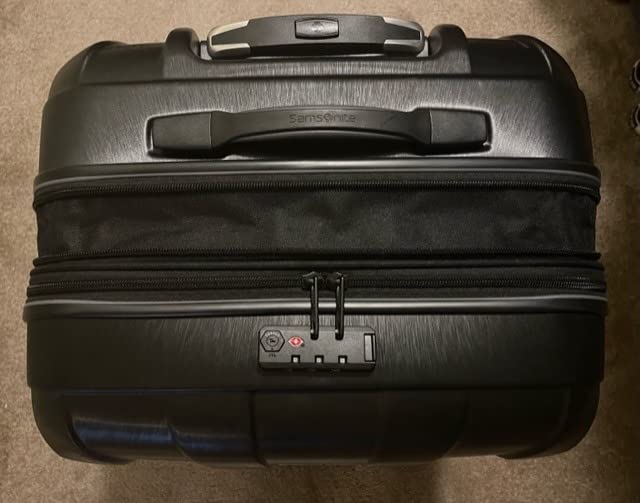 Samsonite Centric 2 Hardside Expandable Luggage with Spinner Wheels, Emerald Green, Checked-Medium 24-Inch customer photo 2