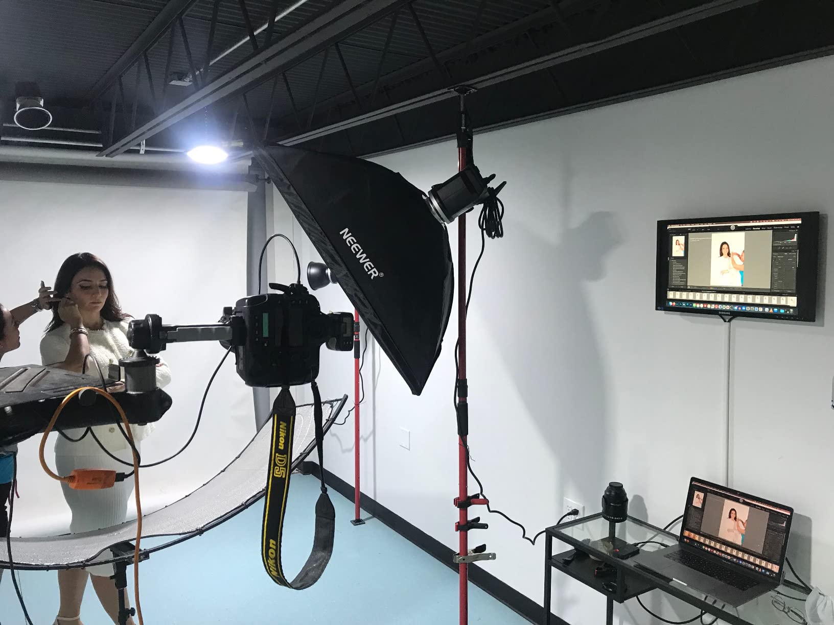 Godox MS300 Compact Studio Flash 300W 2.4G Wireless Monolight with 150W Modeling Lamp, Anti-Preflash, Bowens Mount, 5600K customer photo 2
