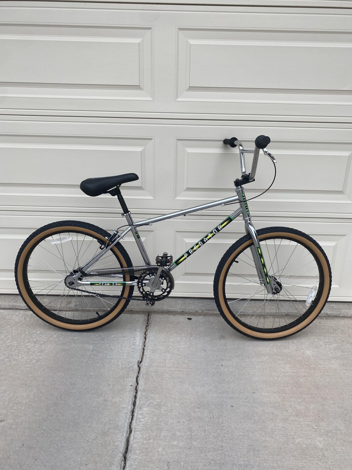 Schwinn Sting Pro and Predator Team BMX Bike for Kids/Youth, Retro Design, Single-Speed, Hi-Ten Steel Frame, 20 or 24-Inch Wheels, Multiple Colors customer photo 2