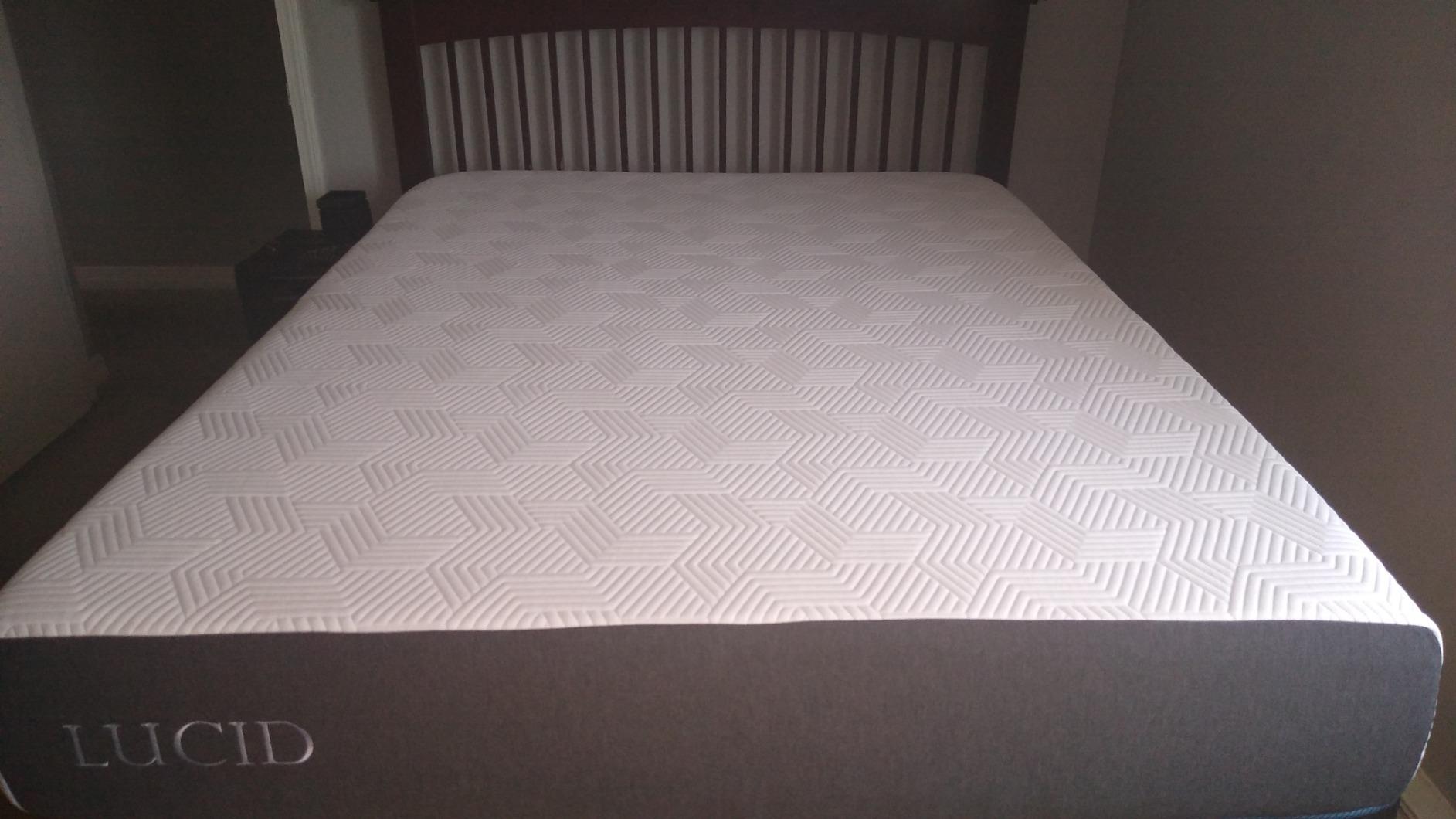 Lucid 10 Inch Medium Gel Memory Foam Mattress - Bamboo Charcoal & Cooling Gel - Fiberglass Free - Bed in a Box - CertiPUR-US Certified - Queen Size customer photo 1