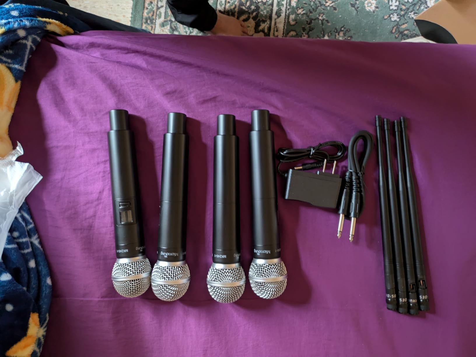 MicrocKing Wireless Microphone System, with 4 Handheld Mics, Metal Build, Fixed Frequency, Long Range 400ft, Ideal for Party/Wedding/Church/Conference/Speech customer photo 2