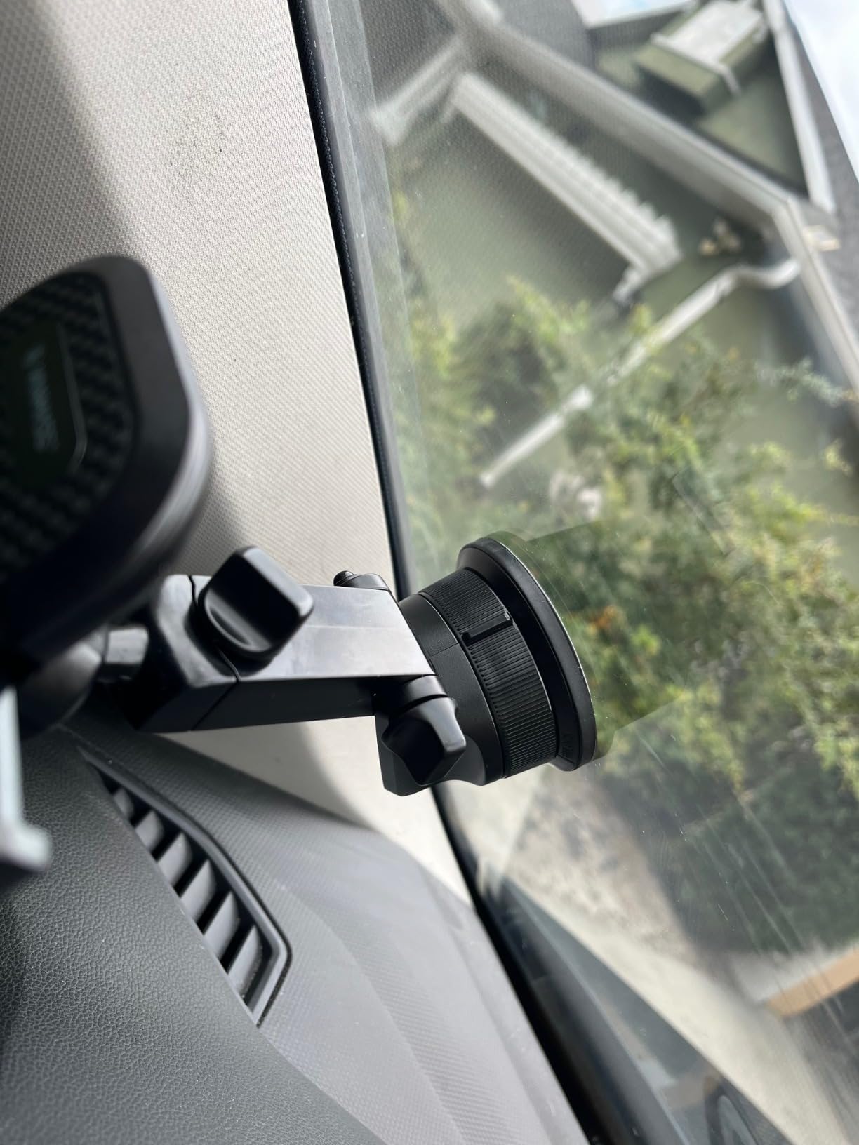 [True Military-Grade] Car Phone Holder VANMASS [Upgraded Strongest Suction&Clip] Cell Phone Mount for Dashboard Windshield Vent Kit, Truck Cradle Stand for iPhone 17 Pro Max 16 15 14 Android,Ink Black customer photo 2