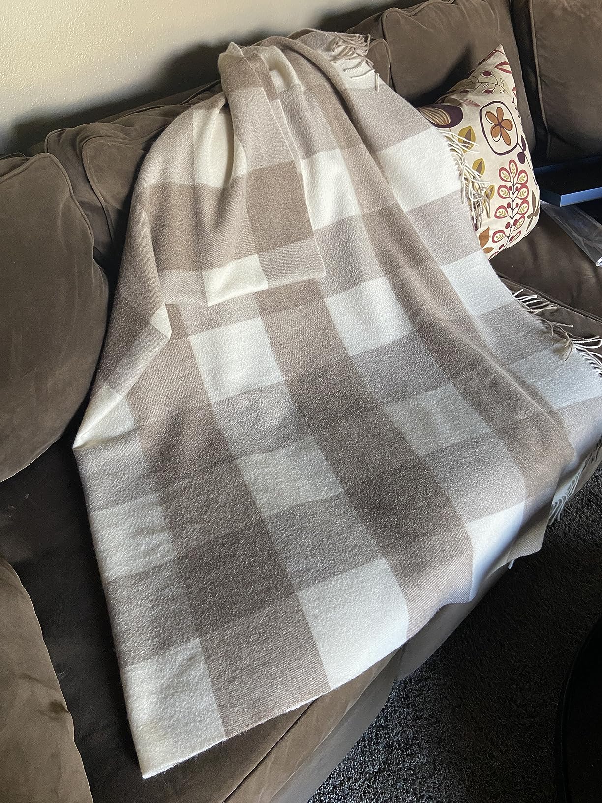 EP Mode 100% Pure Cashmere Throw Blanket for Sofa, Classic Design with Gift Box (Lt. Heather Grey) customer photo 2