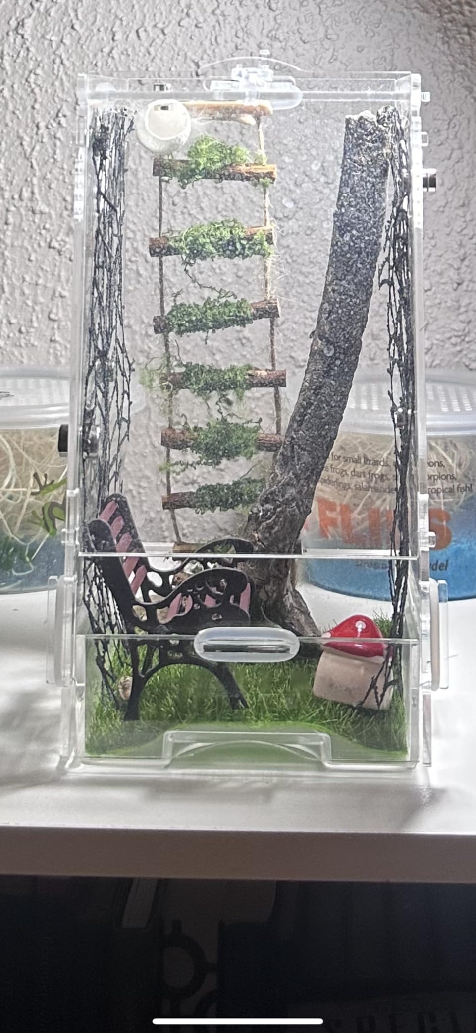 Zilla Micro Habitat Terrarium, Arboreal, with Locking Latch, for Isopods, Spiders, Insects, Small customer photo 1
