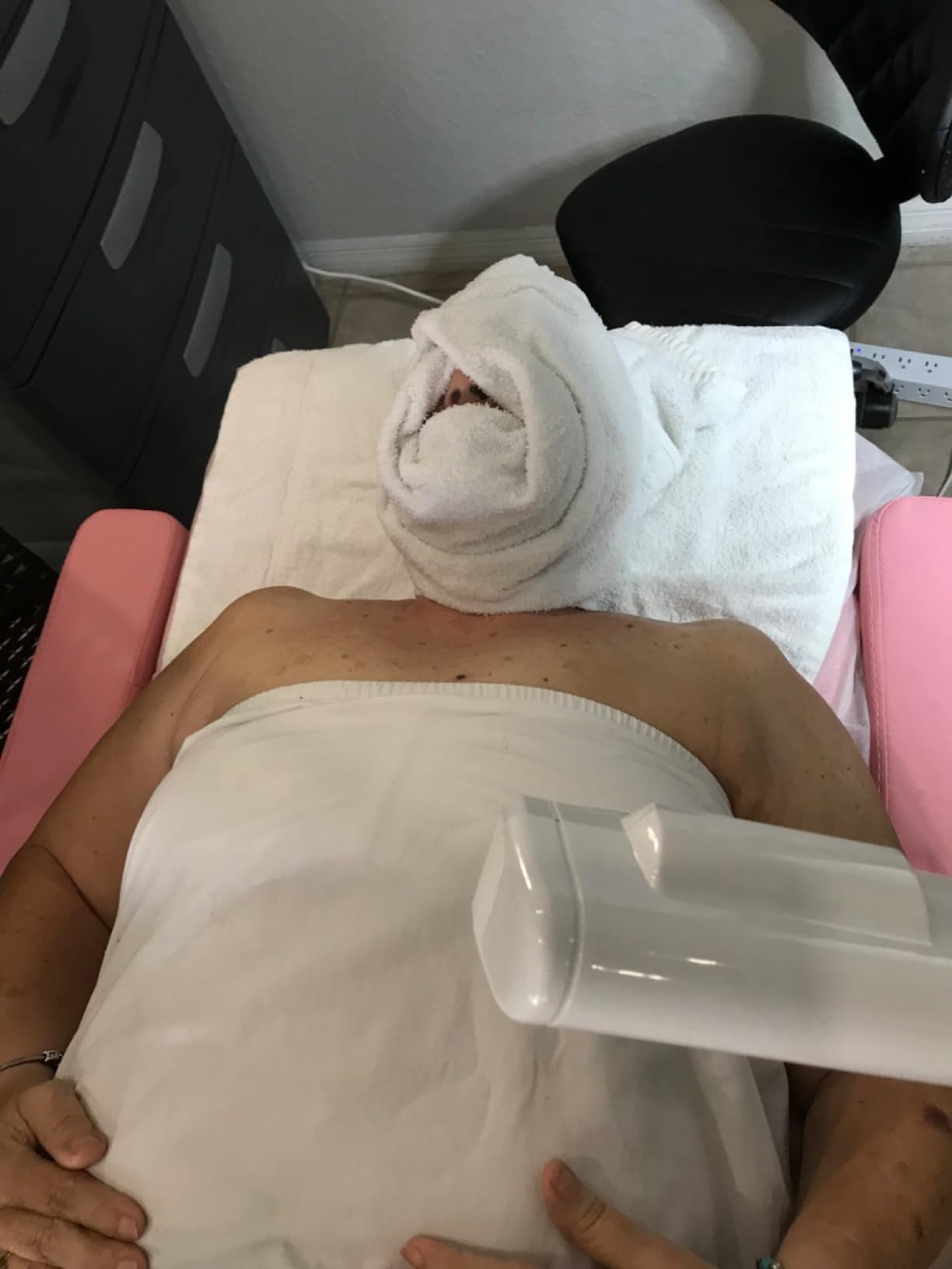 Yaheetech Massage Tables Portable Spa Bed Aluminum Facial Tattoo Bed Lash Bed for Eyelash Extensions Pink customer photo 1