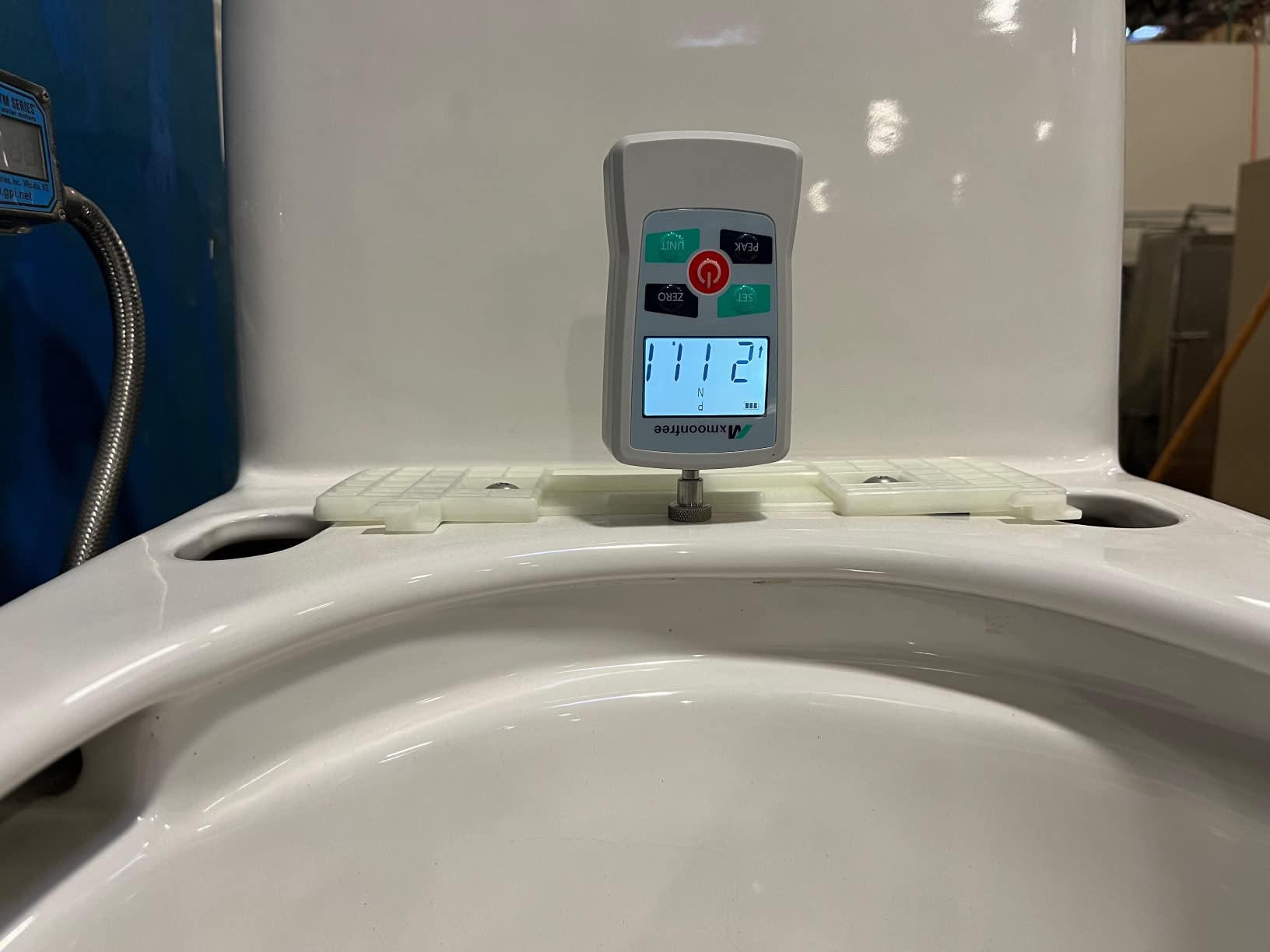 500N Digital Force Gauge Push Pull Gauge Portable Force Meter with Units N/LB/Kg/Oz, Storage Case, Auto Backlit LCD, Auto Power-Off (ZMF-500N) customer photo 1