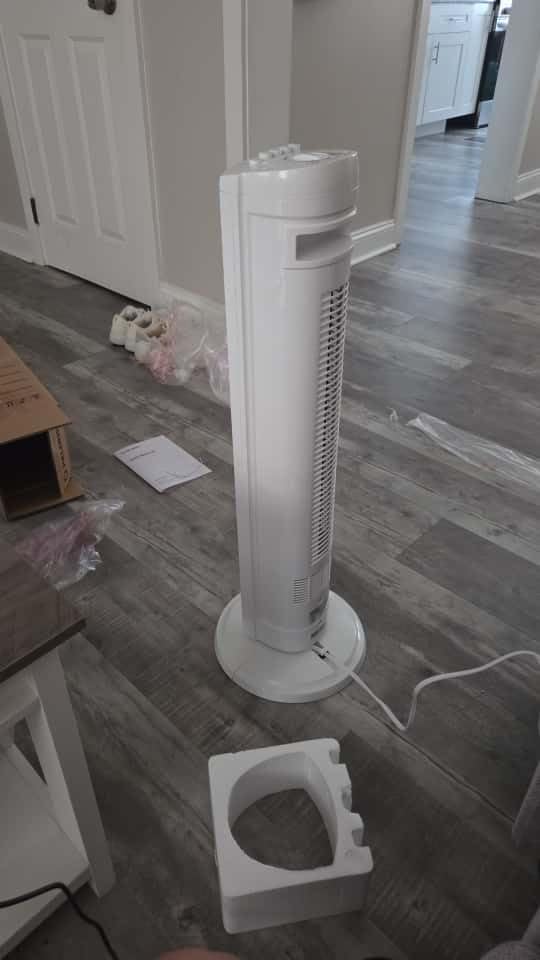PELONIS 30 Inch Tower Fan for Bedroom, Quiet Oscillating Standing Fan with 3 Speeds, Portable Cooling Fan for Home Office Dorm Room, Auto-off Timer, White, PFT28A2BWW customer photo 1