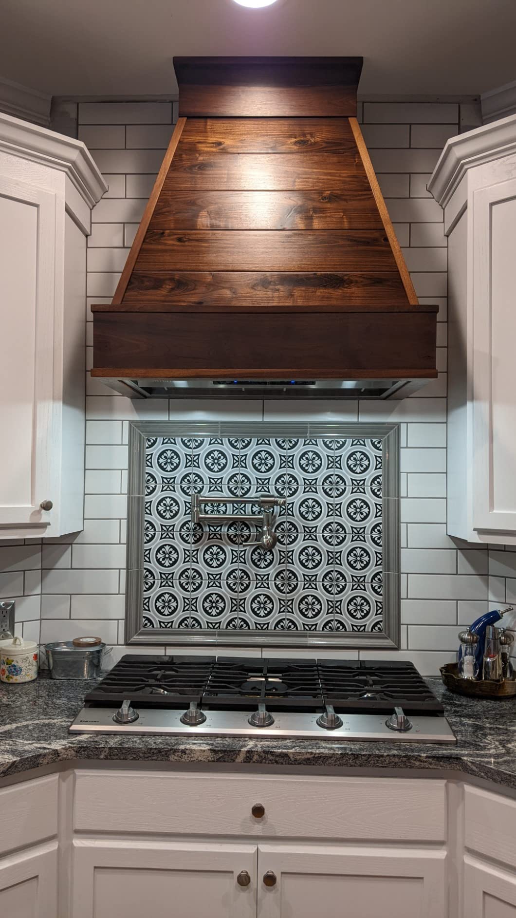 IKTCH 42 inch Built-in/Insert Range Hood 900 CFM, Ducted/Ductless Convertible Duct, Stainless Steel Kitchen Vent Hood with 2 Pcs Adjustable Lights and 3 Pcs Baffle Filters with Handlebar customer photo 1
