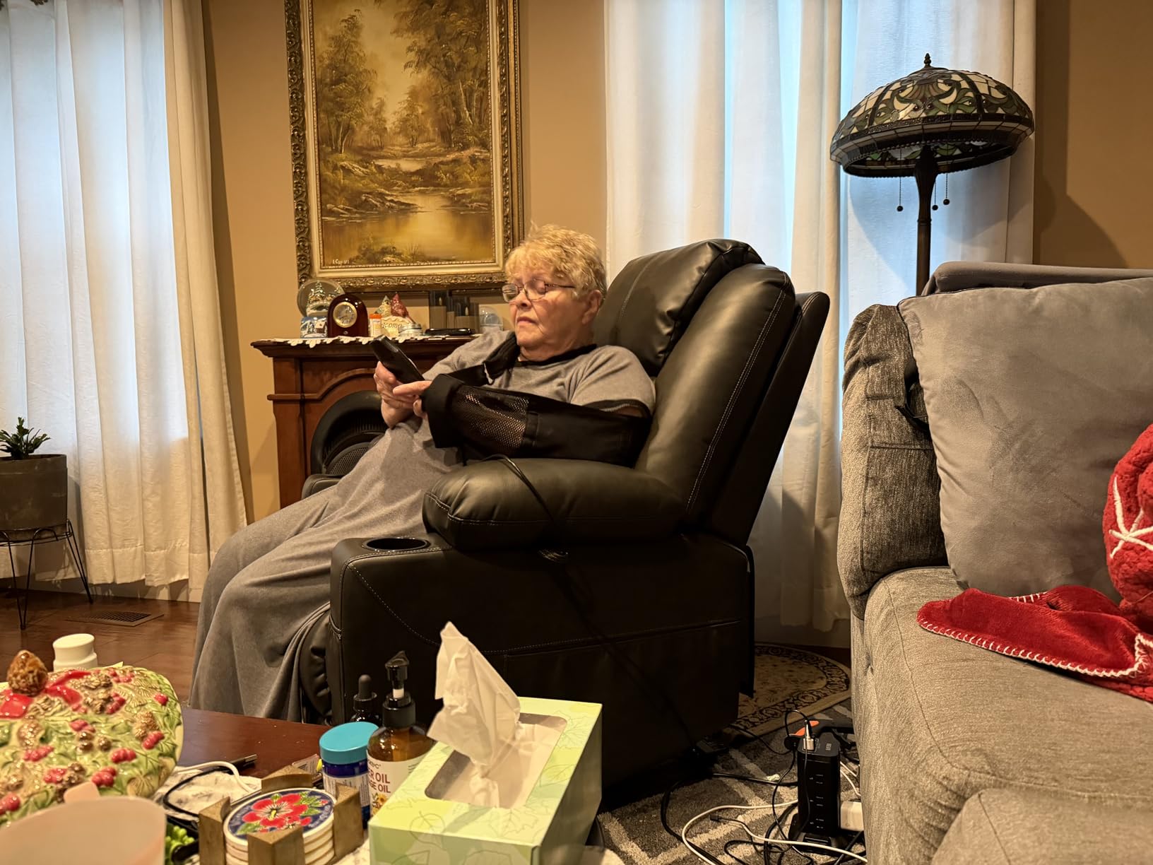 MCombo Electric Power Lift Recliner Chair Sofa with Massage and Heat for Elderly, 3 Positions, 2 Side Pockets, and Cup Holders, USB Ports, Faux Leather 7040 (Grey, Medium) customer photo 2