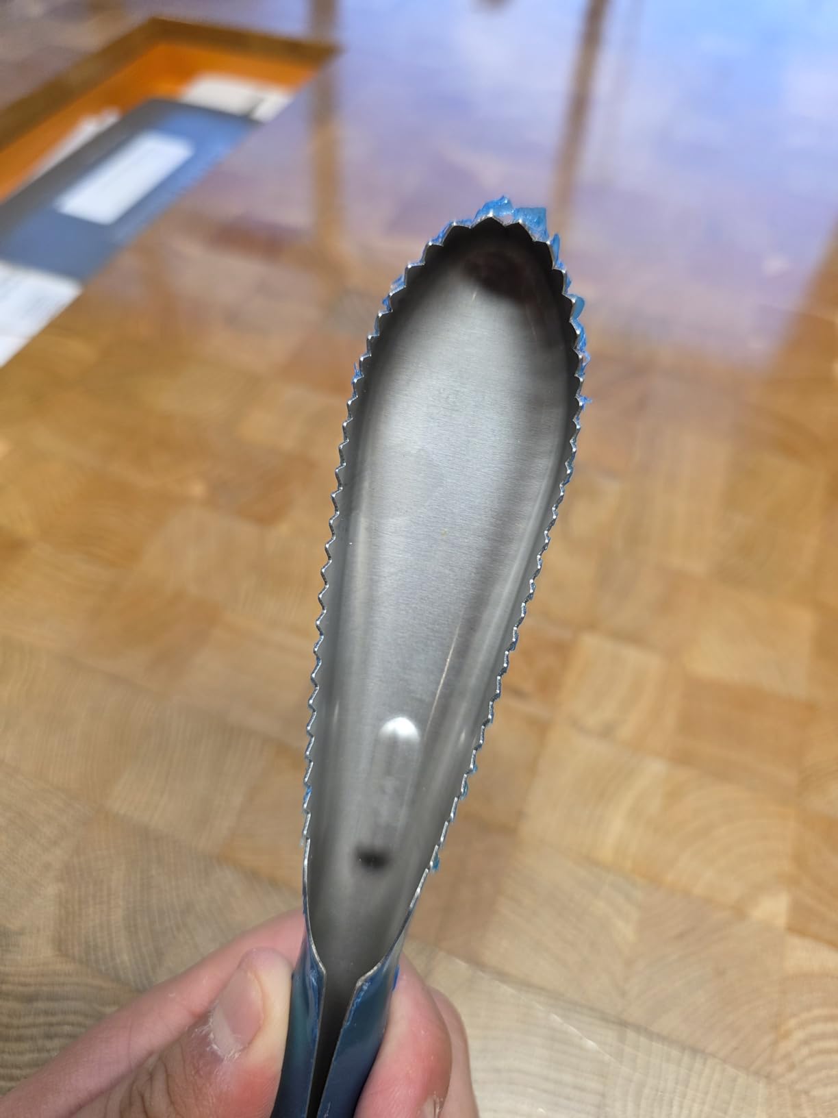 Fish Scaler, 304 Stainless Steel Fish Scaler Remover, Sawtooth Fish Descaler Tool for Family Kitchen, Seafood Markets customer photo 2