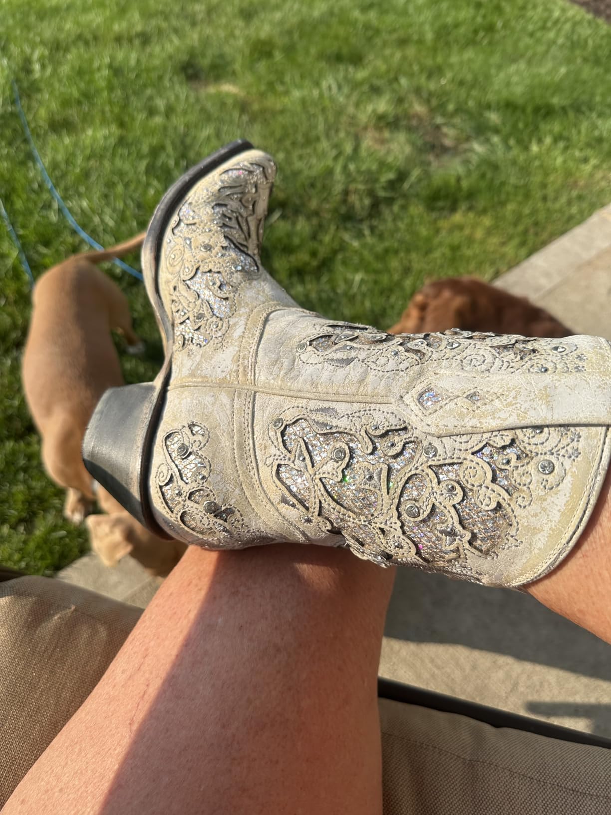 CORRAL Women's Snip Toe Wedding Embroidered Glitter Inlay and Crystals Handcrafted Pull-On Leather Cowboy Boots customer photo 1